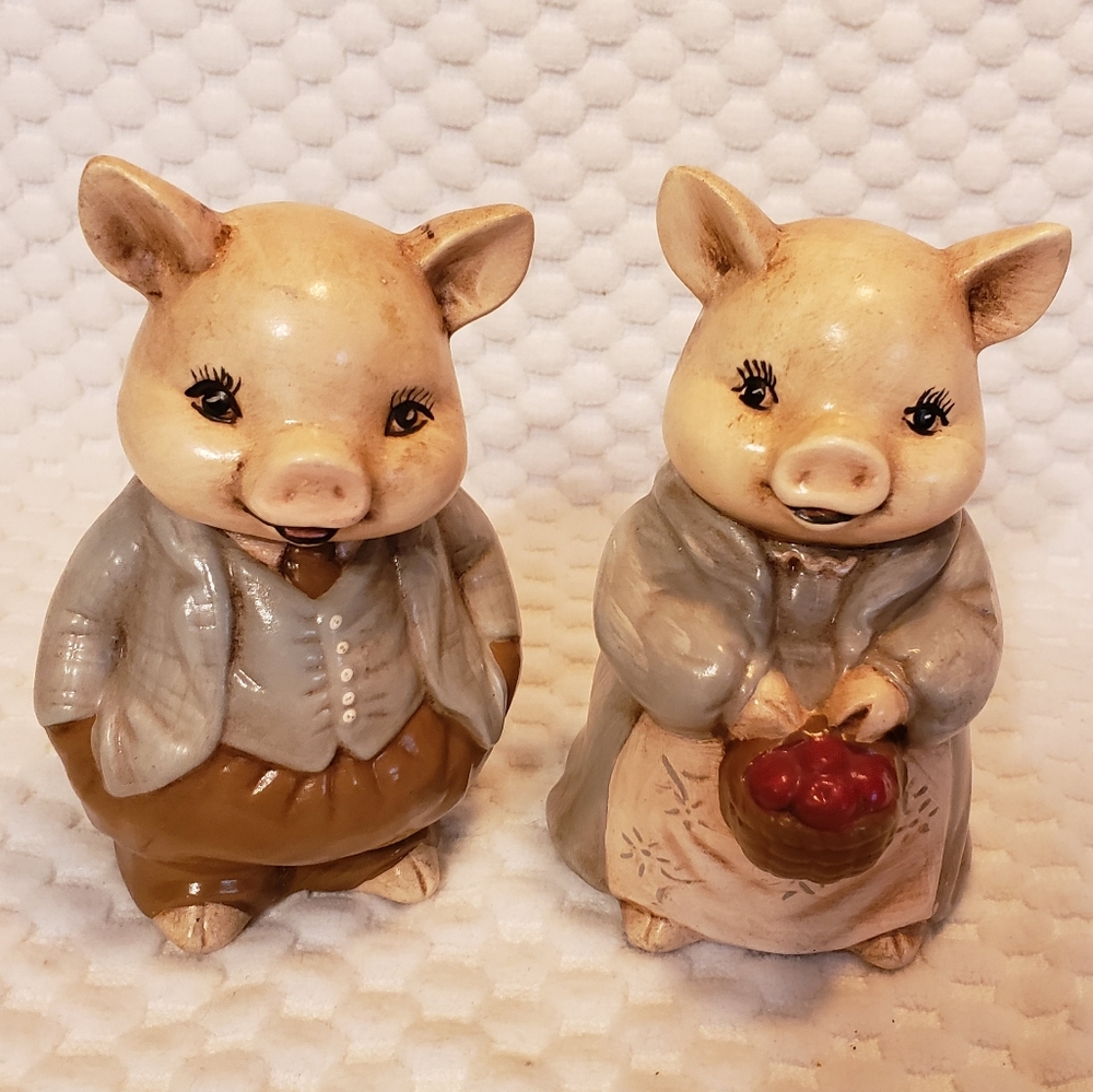 Vintage piggies